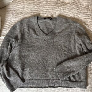 Jenni Kayne Women's Gray V-Neck Sweater